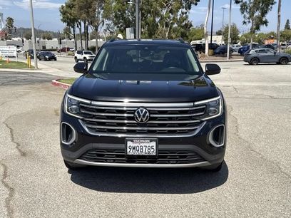 Used 2024 Volkswagen Atlas SE w/ Panoramic Sunroof Package
