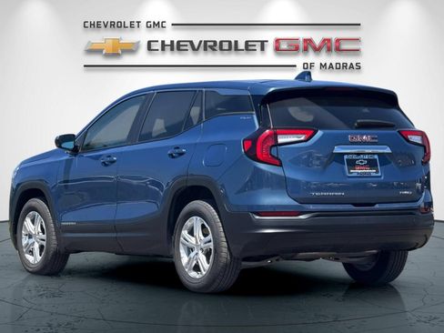 Used 2024 GMC Terrain SLE AWD/4WD image 5