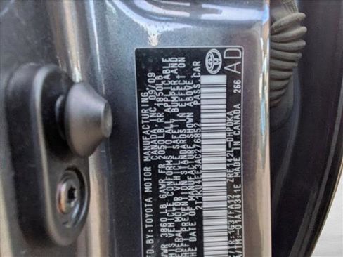 Used 2010 Toyota Matrix image 22