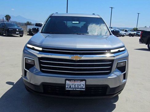 Used 2026 Chevrolet Traverse LT w/ Driver Confidence Package FWD image 3