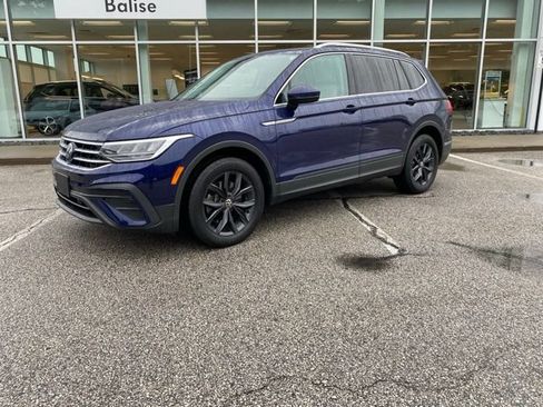 Used 2024 Volkswagen Tiguan SE w/ Panoramic Sunroof Package AWD/4WD image 2