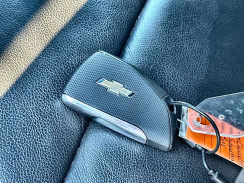 Used 2024 Chevrolet Suburban LT image 20