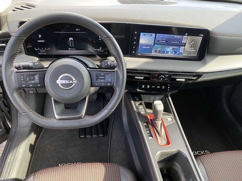 Used 2025 Nissan Kicks SR image 13