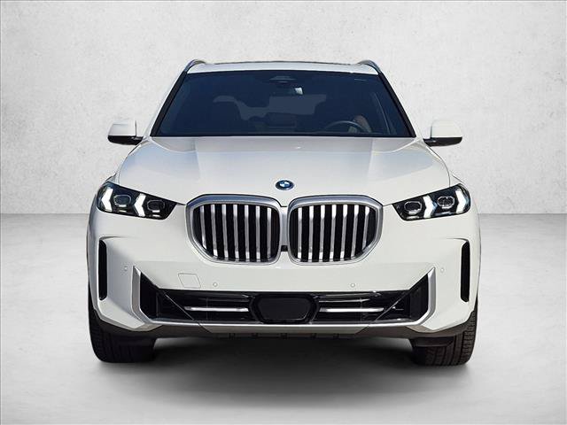 Used 2026 BMW X5 xDrive50e w/ Premium Package AWD/4WD image 2