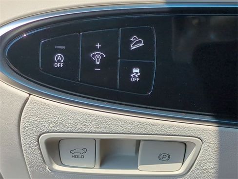 Used 2022 Genesis GV70 2.5T w/ Select Package image 18