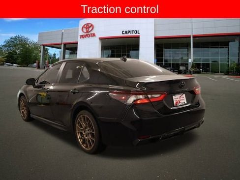 Used 2024 Toyota Camry SE image 5