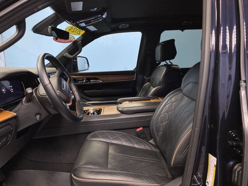 Certified 2024 Jeep Grand Wagoneer L Series III image 8