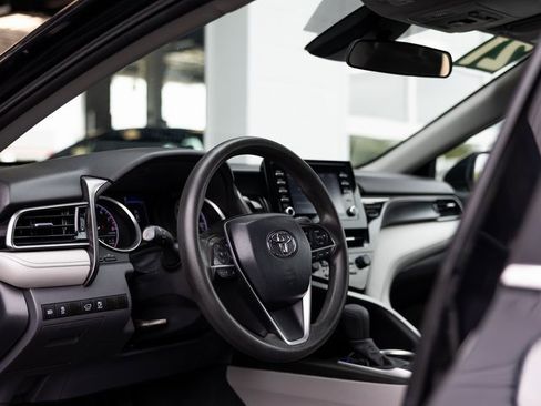 Used 2021 Toyota Camry LE image 12