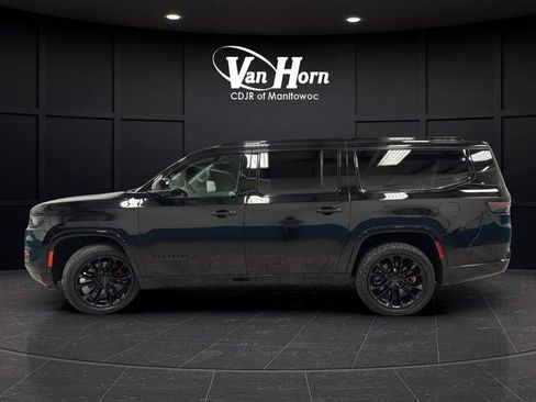 Used 2023 Jeep Wagoneer L Series III w/ Premium Group I AWD/4WD image 6