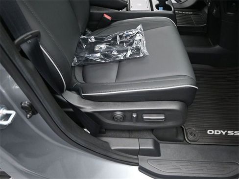 New 2026 Honda Odyssey Touring image 38
