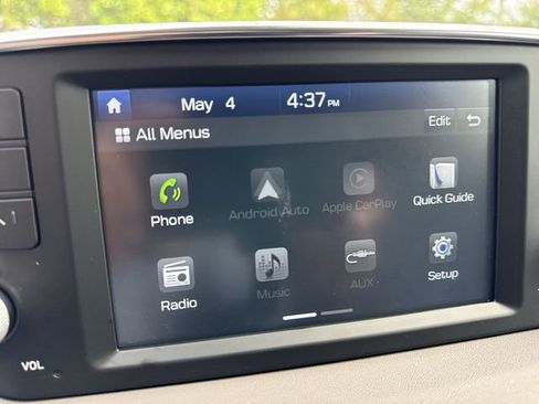 Used 2020 Hyundai Santa Fe SE FWD image 18