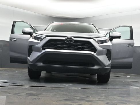 Used 2024 Toyota RAV4 XLE FWD image 38