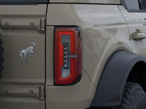 New 2025 Ford Bronco Outer Banks w/ Sasquatch Package image 23
