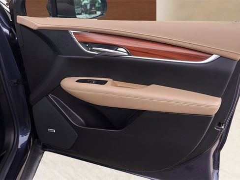 Used 2019 Cadillac XT5 Platinum image 29