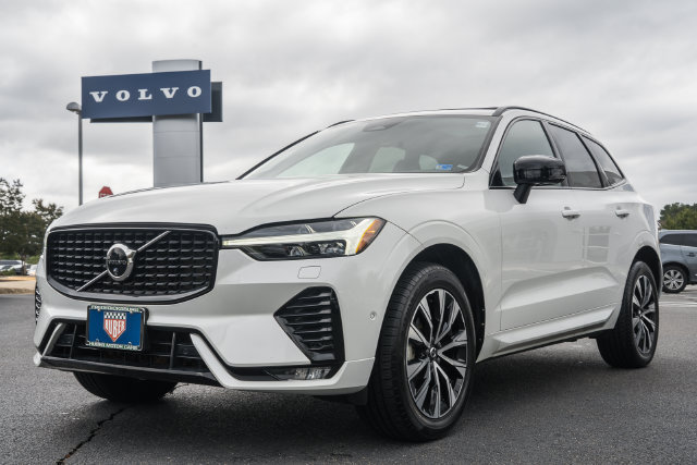 Used 2024 Volvo XC60 B5 Plus w/ Protection Package Premier AWD/4WD image 3