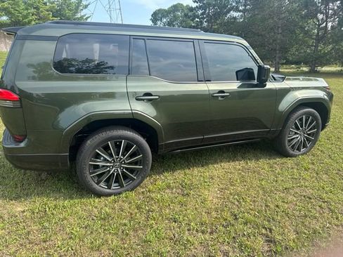 Used 2026 Lexus GX 550 w/ Cold Area Package AWD/4WD image 8