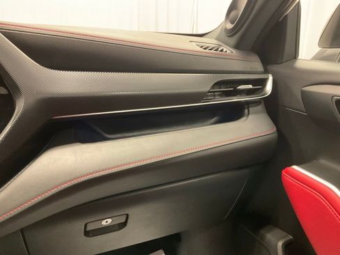 Used 2021 Toyota Highlander XSE image 30