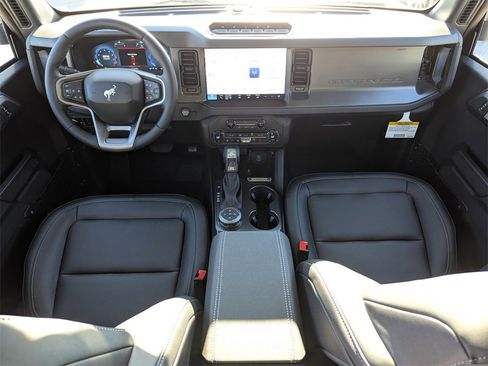 New 2025 Ford Bronco Badlands image 14