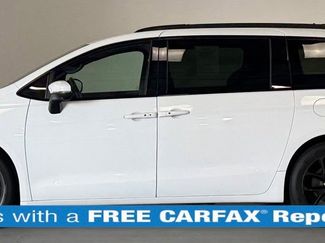 Used 2023 Chrysler Pacifica Touring-L w/ S Appearance Package FWD video 2