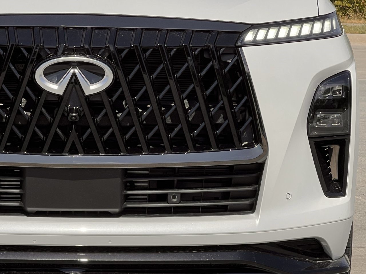 New 2027 INFINITI QX80 Sensory w/ Sport Exterior Package AWD/4WD image 8