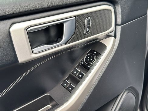 Used 2022 Ford Explorer XLT w/ Equipment Group 202A image 14