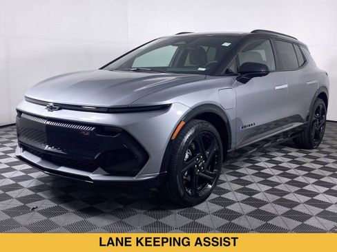 Certified 2024 Chevrolet Equinox EV RS FWD image 29
