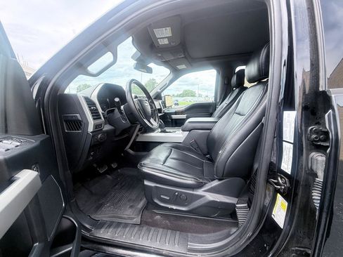 Used 2019 Ford F150 Lariat w/ Equipment Group 502A Luxury AWD/4WD image 10