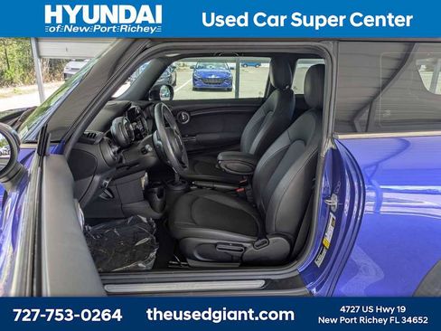Used 2020 MINI Cooper 2-Door Hardtop FWD image 17
