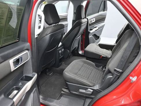 Used 2020 Ford Explorer XLT AWD/4WD image 15
