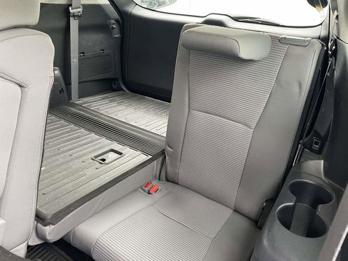 Used 2024 Toyota Highlander LE image 27