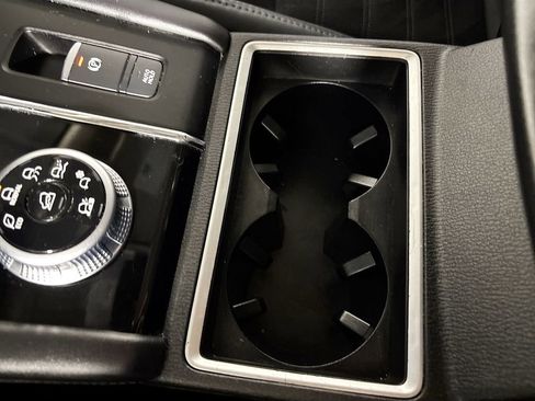 Used 2023 Mitsubishi Outlander SE image 15