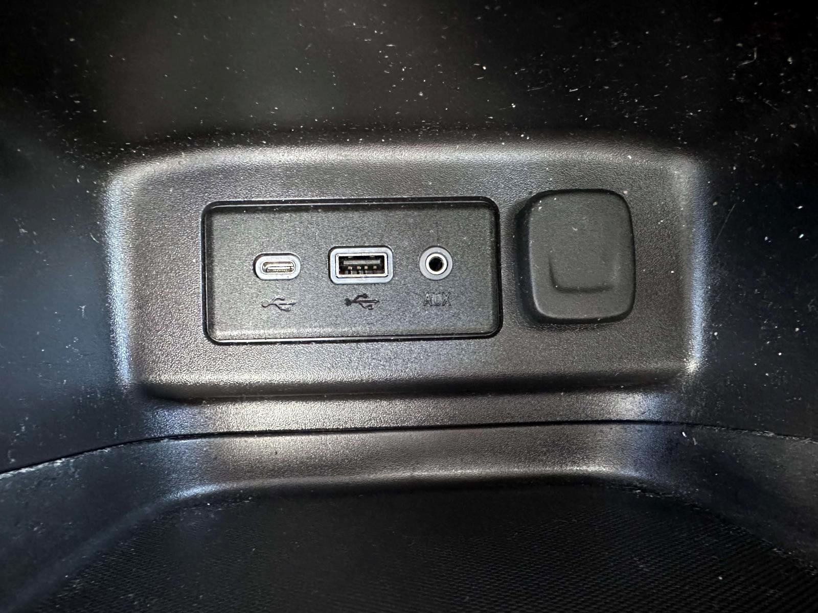 Used 2024 Chevrolet Equinox LS w/ Driver Confidence II Package AWD/4WD image 24