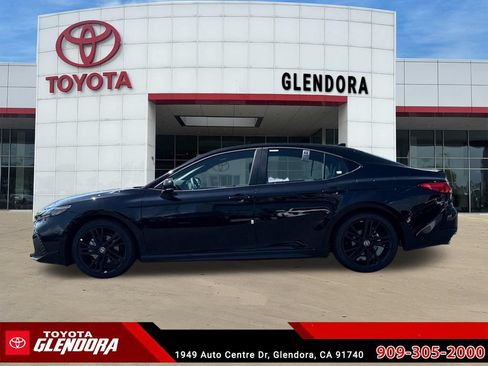 New 2026 Toyota Camry Hybrid FWD image 6