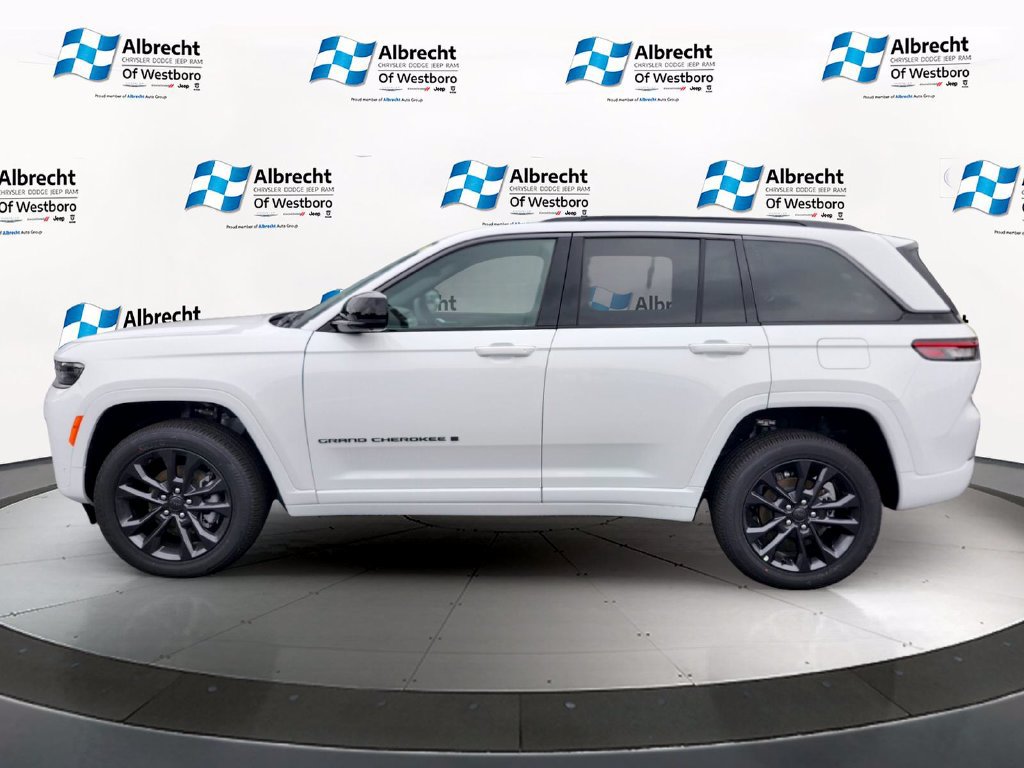 New 2026 Jeep Grand Cherokee Limited AWD/4WD image 2