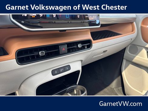 New 2025 Volkswagen ID. Buzz 1st Edition AWD/4WD image 18
