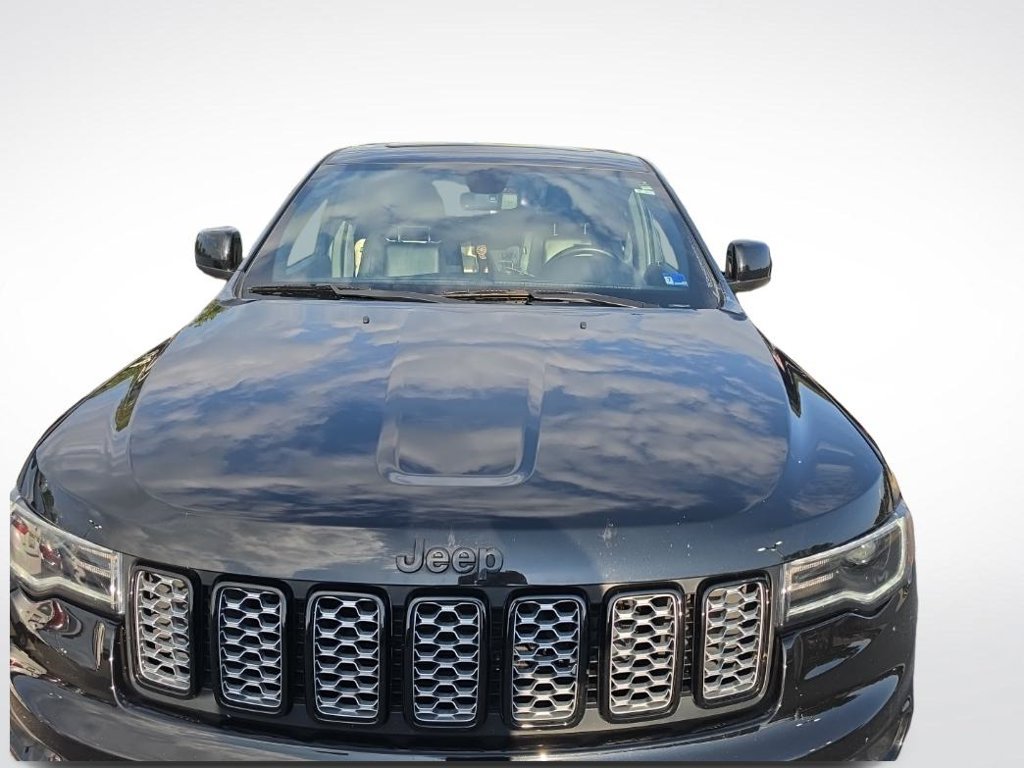 Used 2022 Jeep Grand Cherokee Laredo X AWD/4WD image 3
