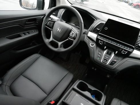 Certified 2026 Honda Odyssey EX-L image 9