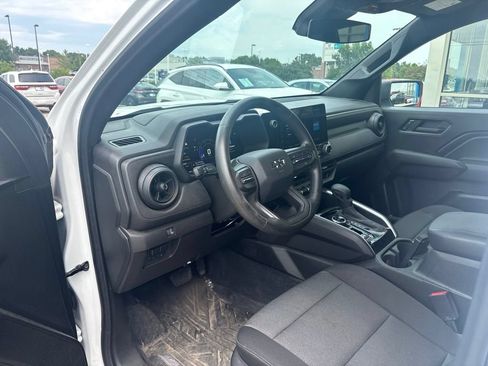 Used 2024 Chevrolet Colorado Trail Boss w/ Advanced Trailering Package AWD/4WD image 10