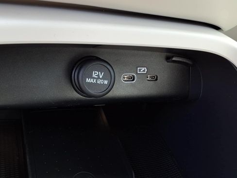 New 2026 Volvo XC40 B4 Plus w/ Climate Package FWD image 14
