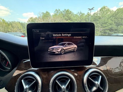 Used 2018 Mercedes-Benz CLA 250 image 18