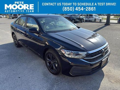 Certified 2024 Volkswagen Jetta SE w/ Panoramic Sunroof Package FWD image 1