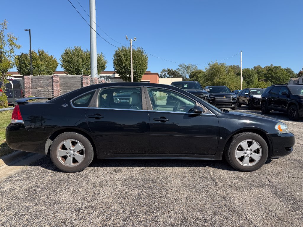 Used 2009 Chevrolet Impala LT w/ Luxury Edition Package FWD image 2