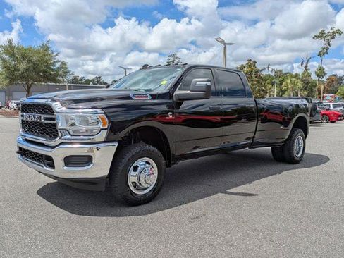 Used 2024 RAM 3500 Tradesman w/ Chrome Appearance Group AWD/4WD image 7