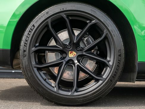 Certified 2025 Porsche Macan GTS AWD/4WD image 14