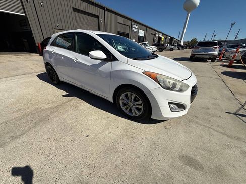 Used 2014 Hyundai Elantra GT image 15