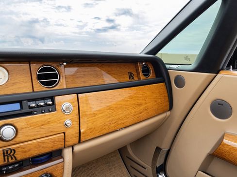 Used 2009 Rolls-Royce Phantom Drophead Coupe image 28