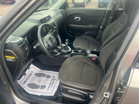 Used 2015 Kia Soul FWD image 5