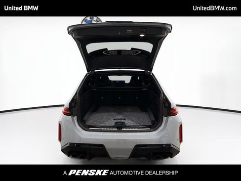Used 2026 BMW M5 Touring image 14