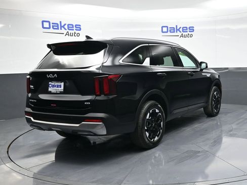 Certified 2025 Kia Sorento S AWD/4WD image 8