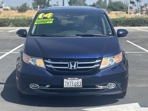 Used 2014 Honda Odyssey Touring Elite image 2